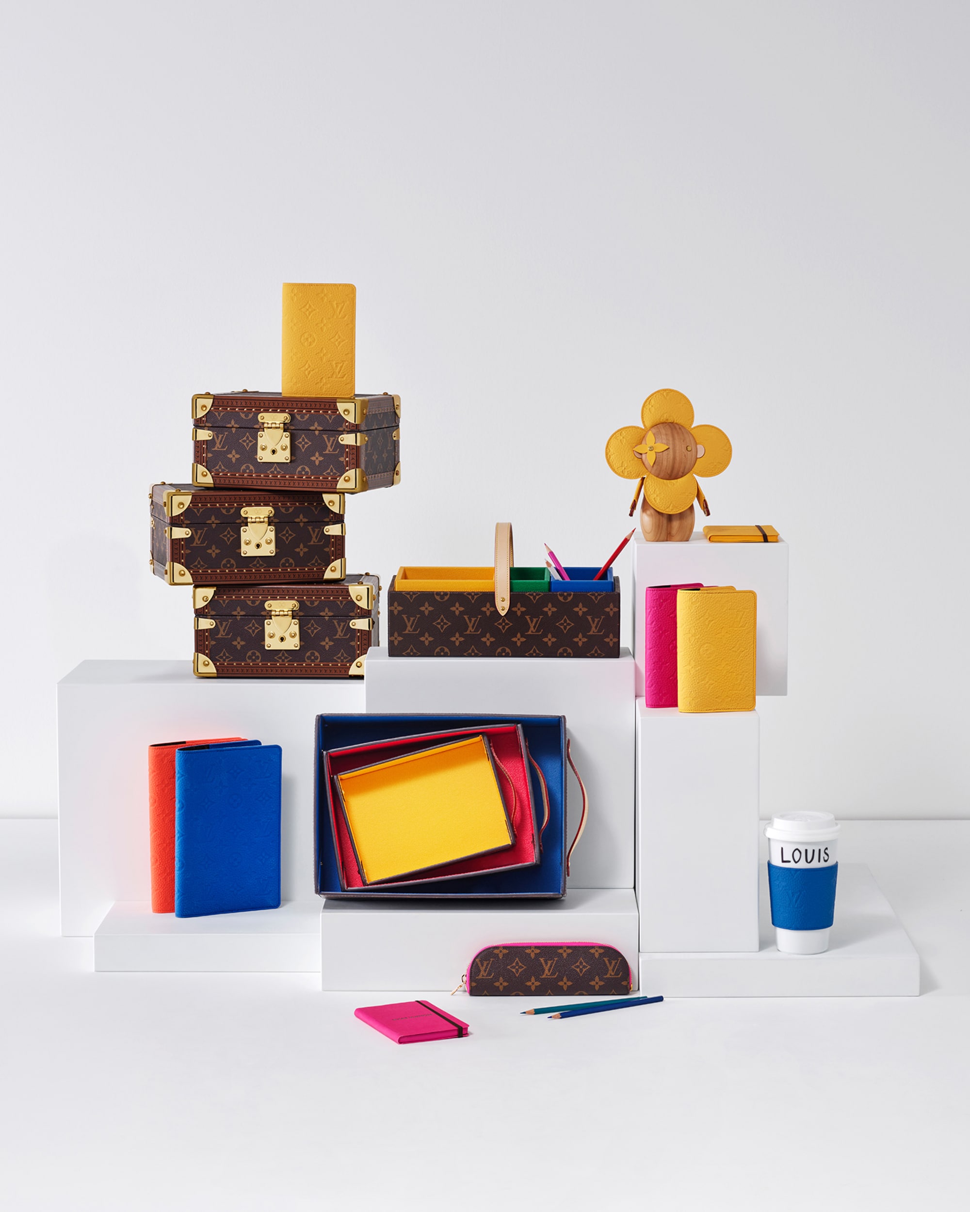 Louis Vuitton グラデーションノート クヴェルテュール・カルネ ポール モノグラム｜ルイ・ヴィトン