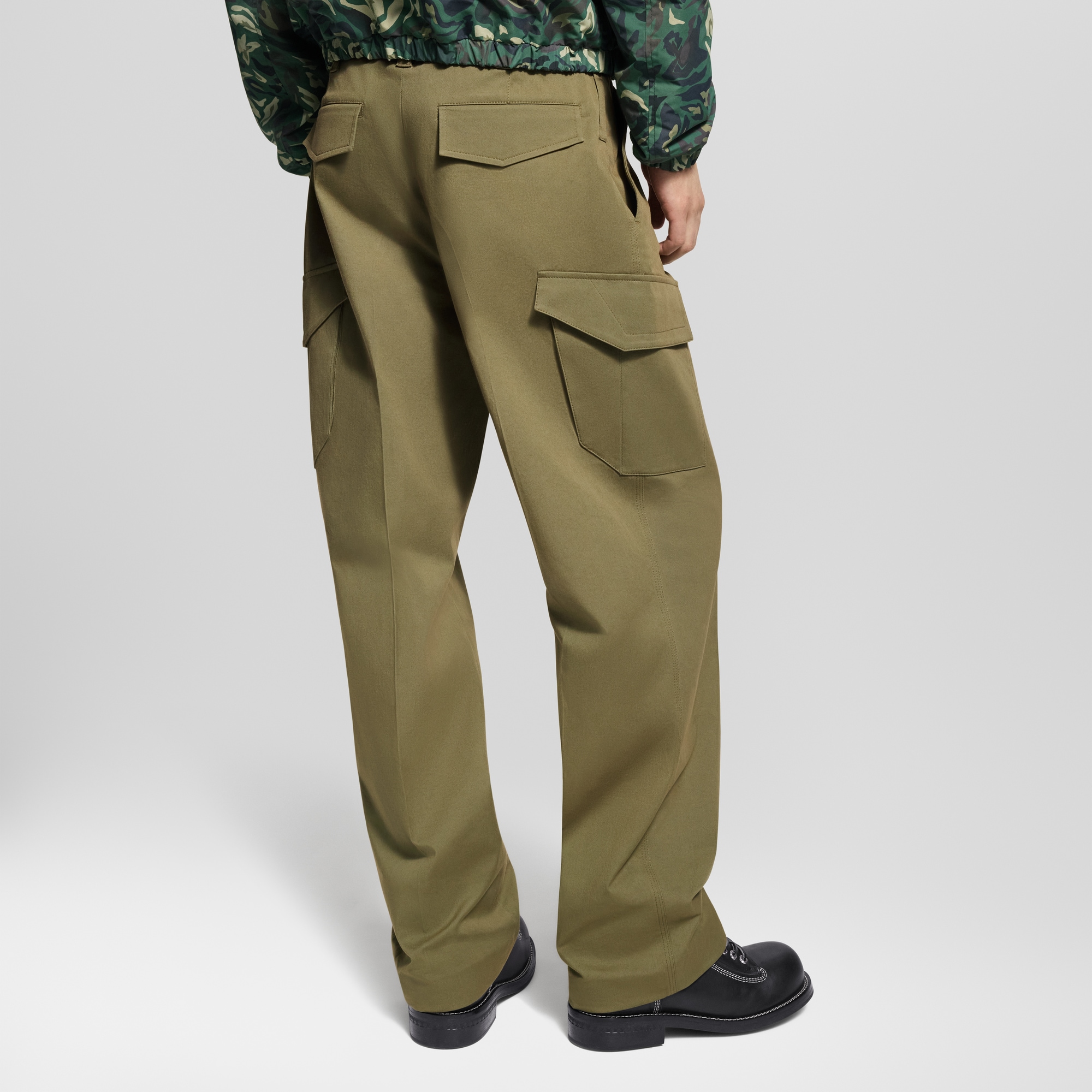 3D Pockets Cargo Pants  in Men