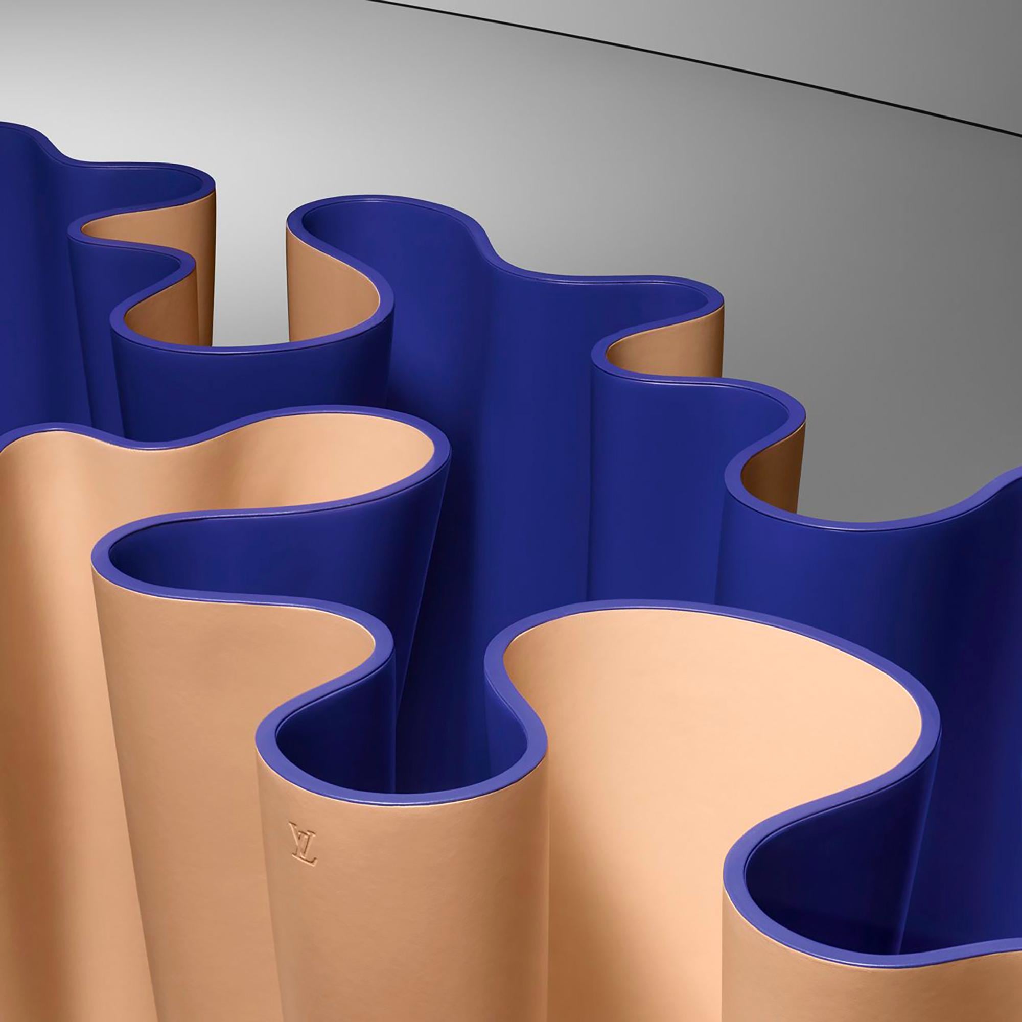 Anemona Table MM by Atelier Biagetti  in 行李箱、旅行用品及家居精品