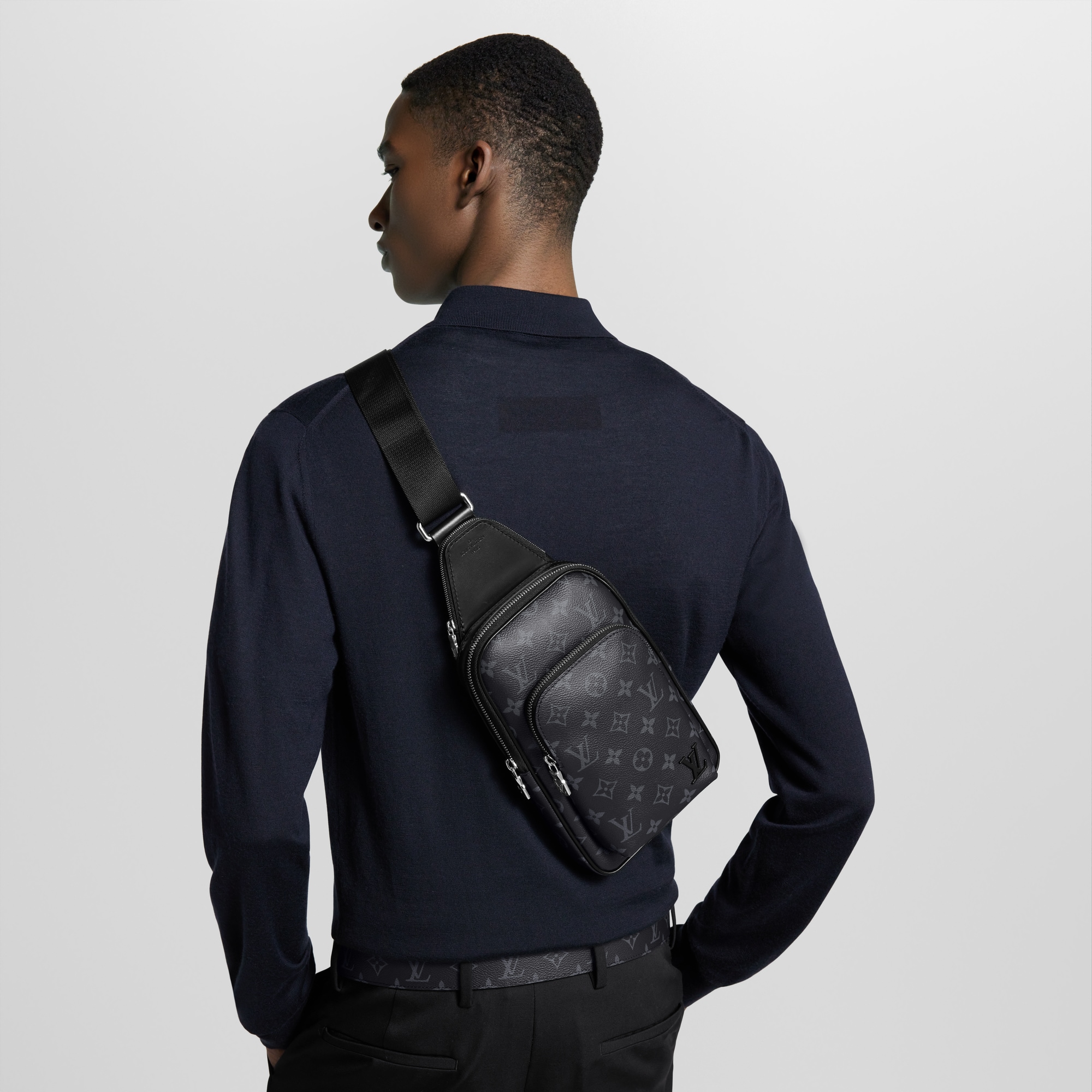 Avenue Slingbag PM Monogram Eclipse 帆布 in 男士