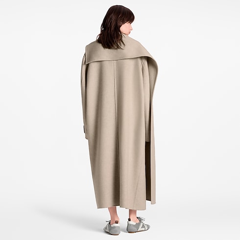 Blanket Scarf Coat in Women's Ready to Wear Coats and Jackets collections by Louis Vuitton (Product zoom)