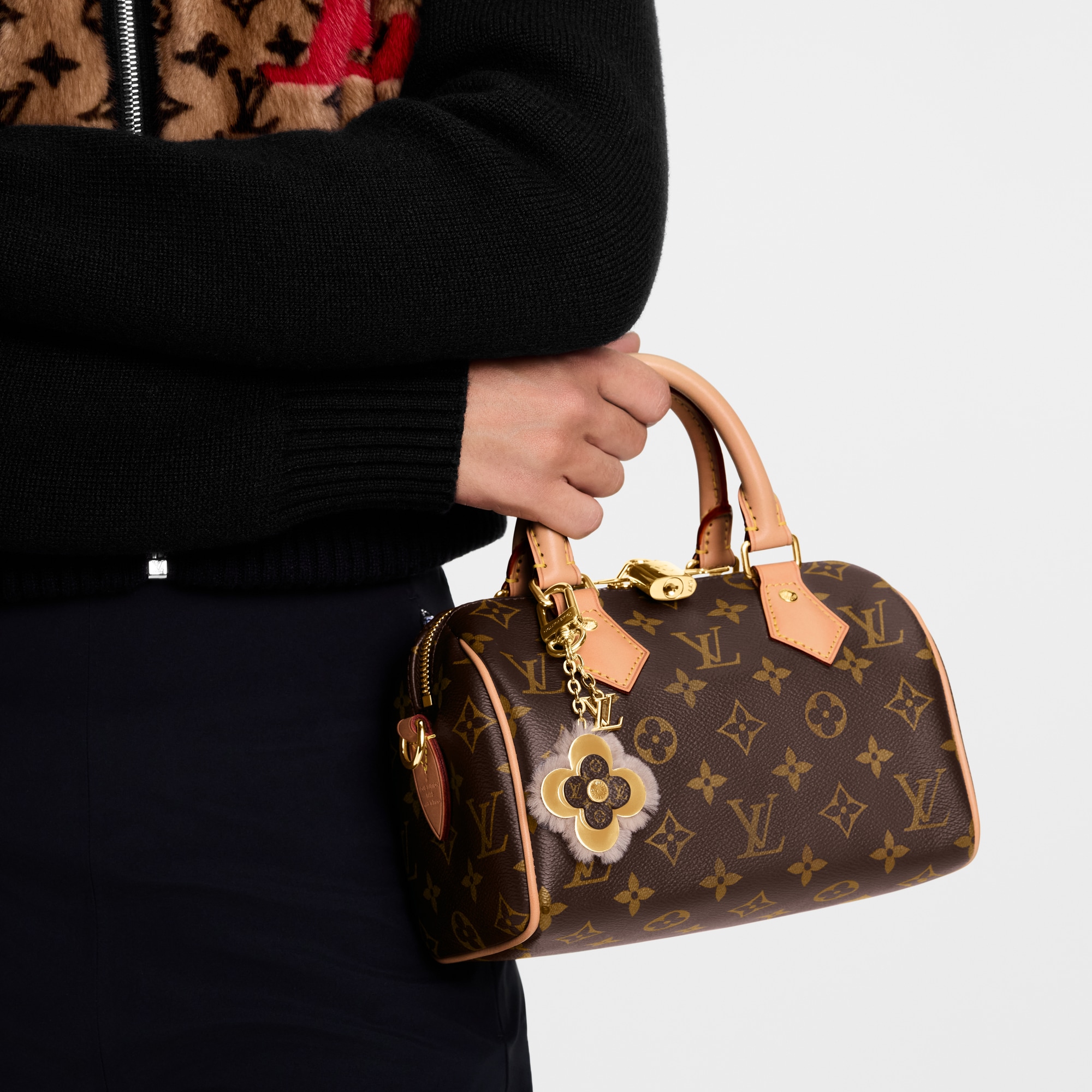 Blooming Flowers 手袋吊飾 . in 女士