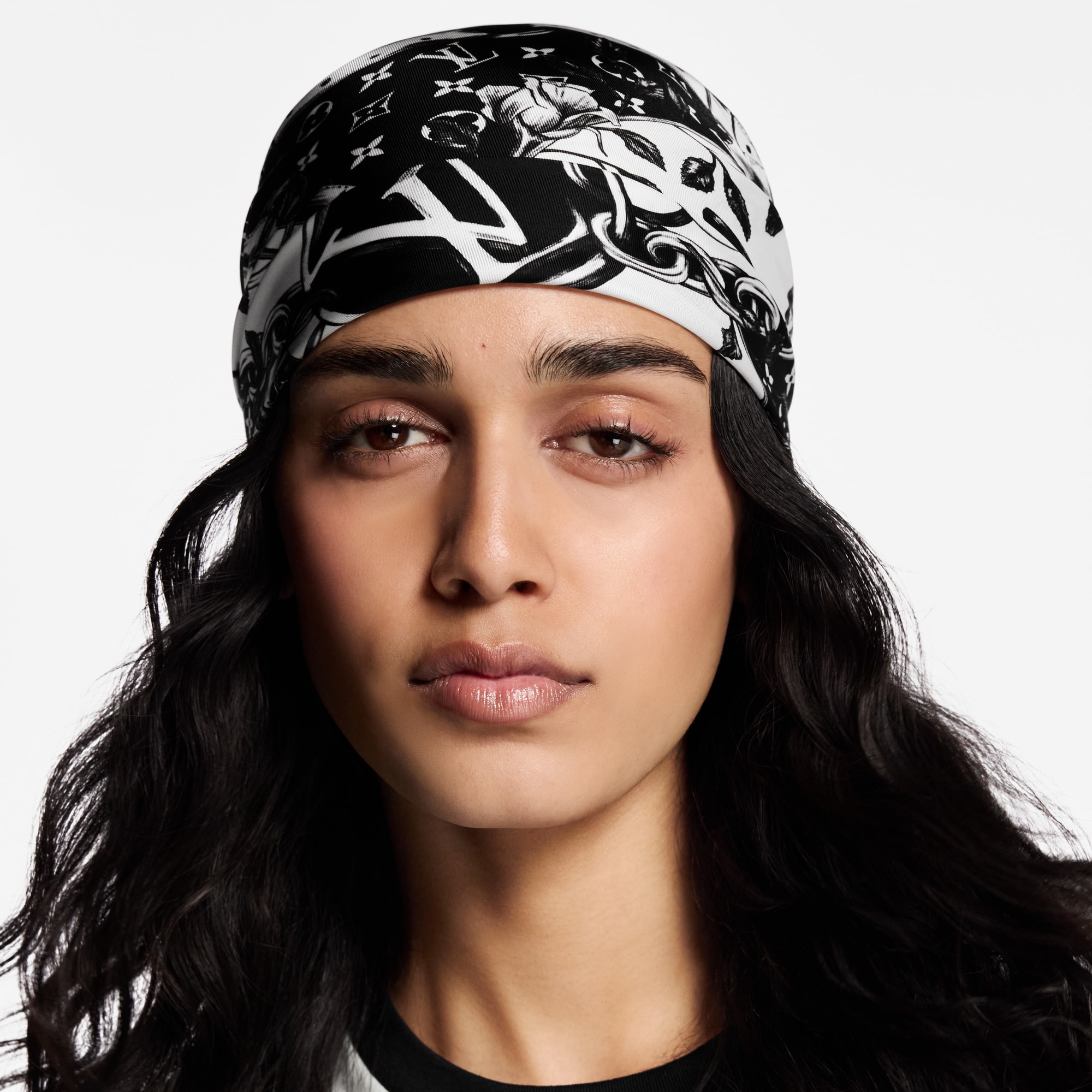 Blooming Monogram Square 90 . in Women