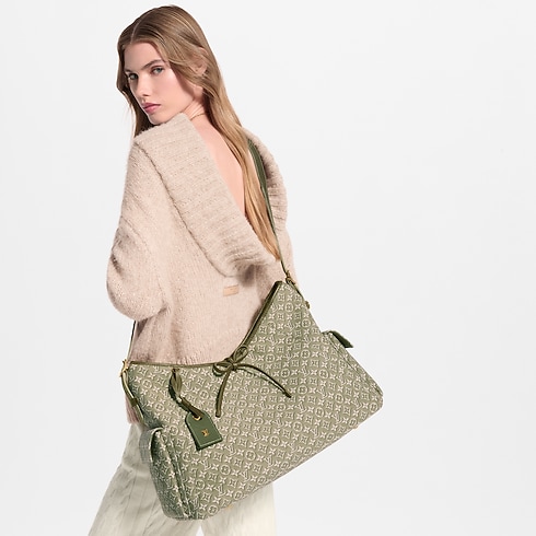 CarryAll Travel 其他 Monogram 帆布 in 行李箱、旅行用品及家居精品's 旅行袋及拉桿行李箱 旅行袋 collections by Louis Vuitton (產品縮放)