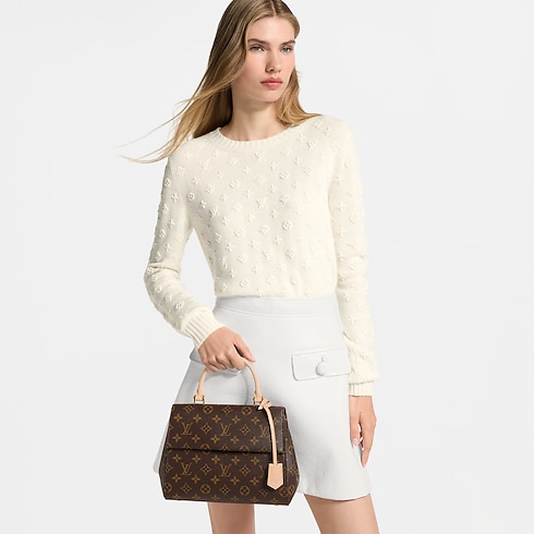 Cluny BB Monogram 帆布 in 女士's 時尚手袋 女裝手袋總覽 collections by Louis Vuitton (產品縮放)