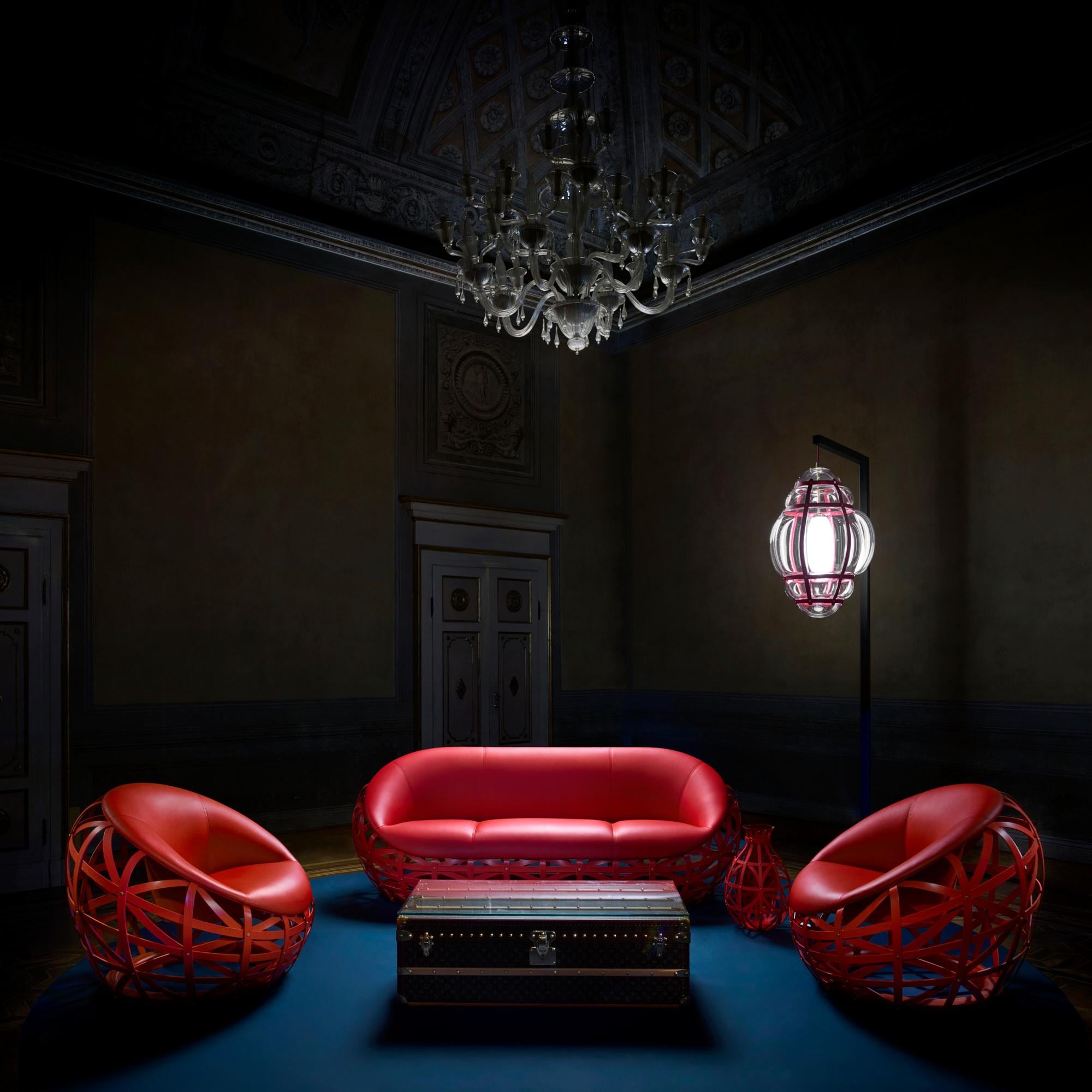 Diamond Armchair by Marcel Wanders  in 行李箱、旅行用品及家居精品