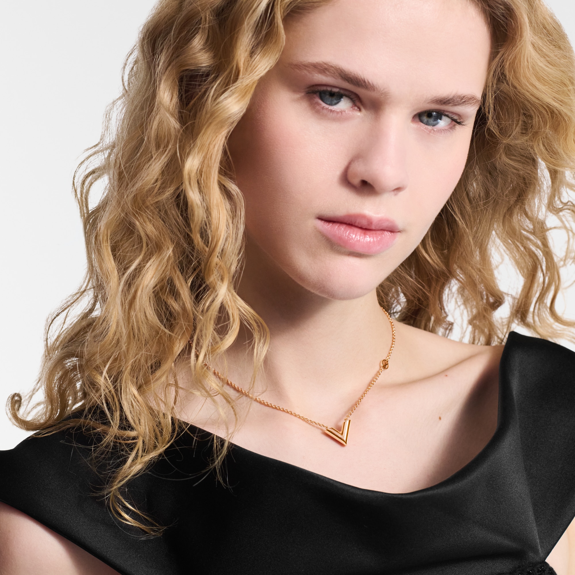 Essential V Necklace . in Women