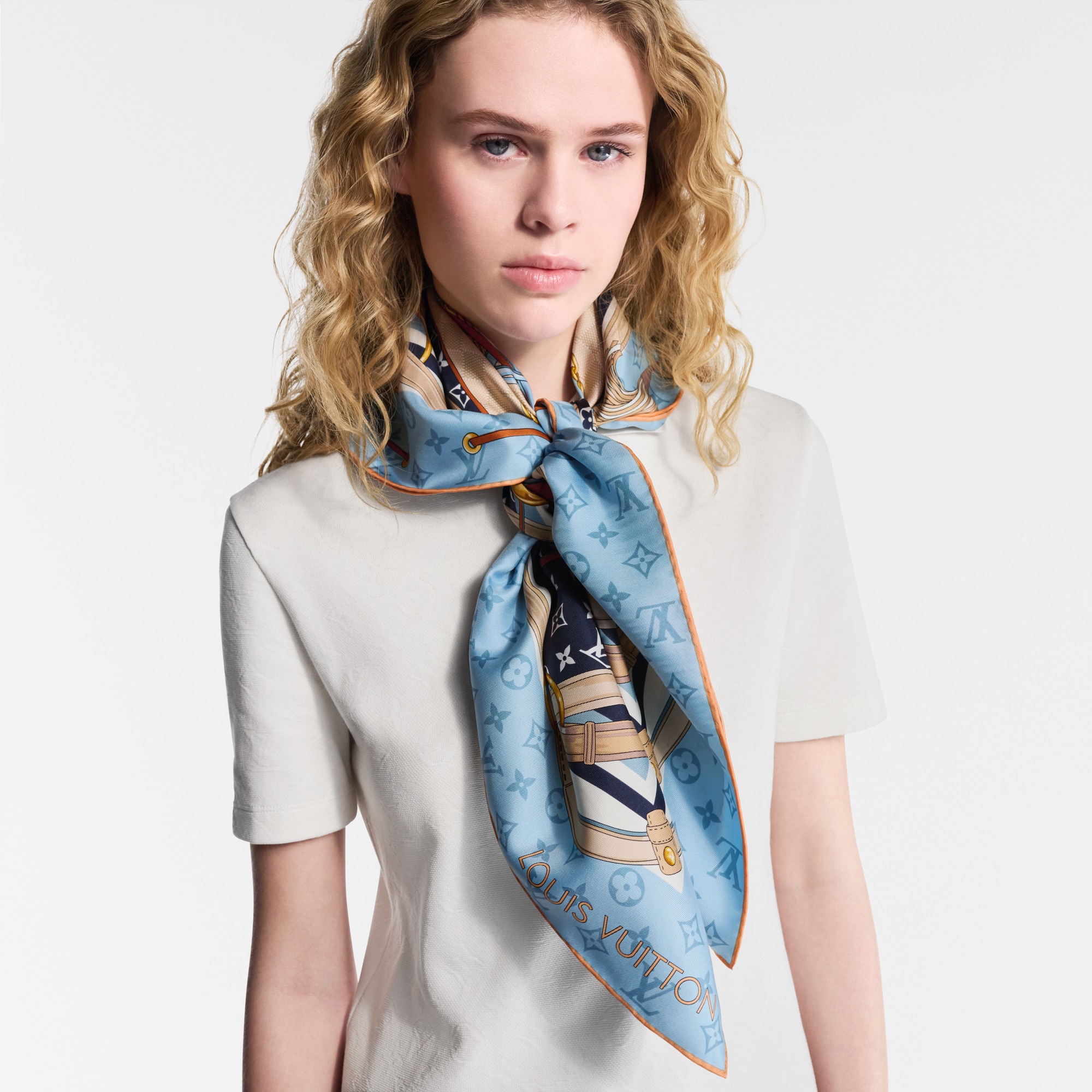 Flower And Straps 90方巾 . in 女士