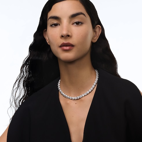 Galaxie Necklace, White Gold & Diamonds in Les Extraordinaires's Jewellery Necklaces and Pendants collections by Louis Vuitton (Product zoom)