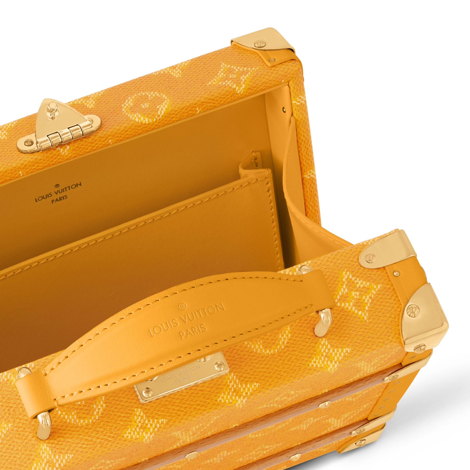 Handle Trunk 其他 Monogram 帆布 in 行李箱、旅行用品及家居精品