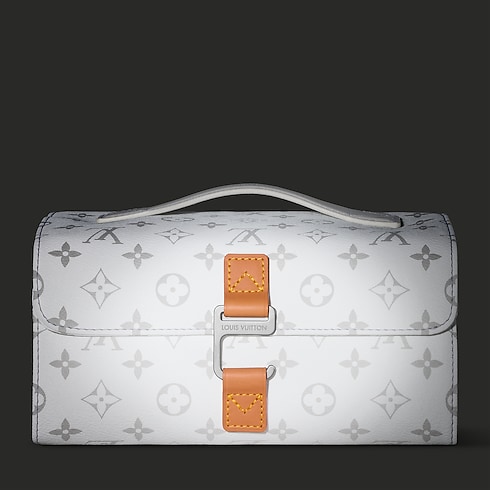 Hanging Toiletry Bag 2 Compartments in 全新系列's 男士系列 獨家網上預購:LV Ski 系列 collections by Louis Vuitton (產品縮放)