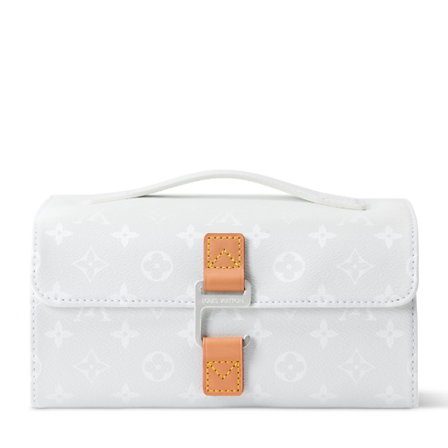 Hanging Toiletry Bag 2 Compartments in 全新系列's 男士系列 獨家網上預購:LV Ski 系列 collections by Louis Vuitton (產品縮放)
