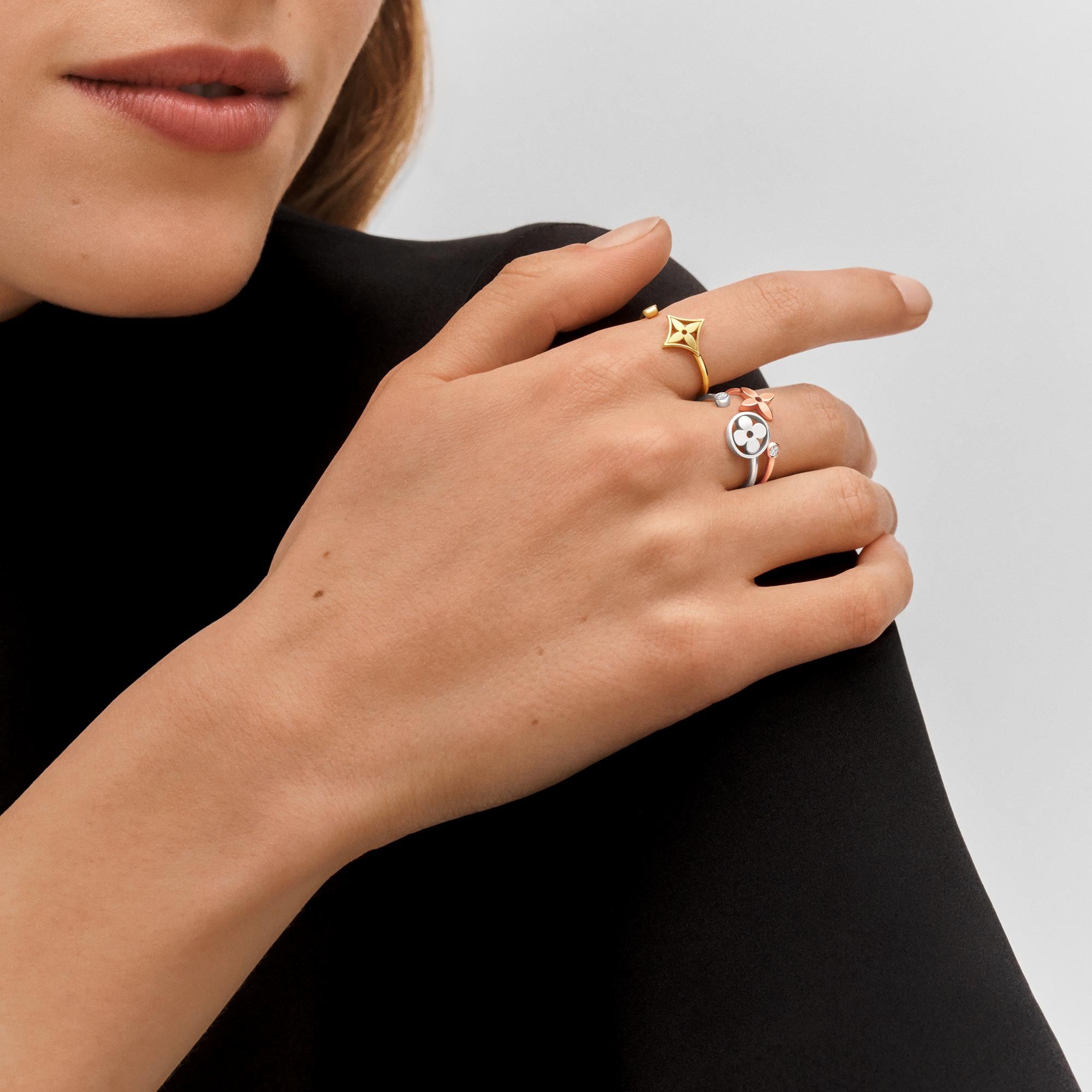 Idylle Blossom 三色金配鑽石戒指  in 珠寶系列