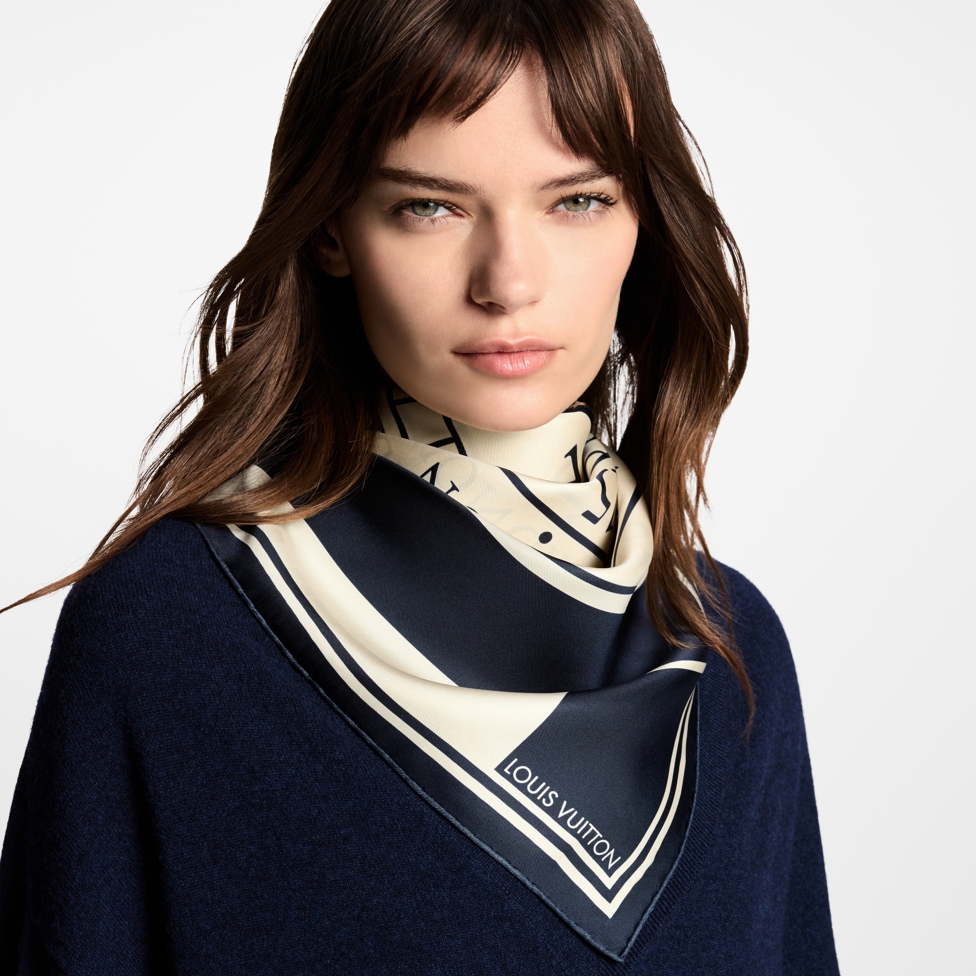 Le Temps d’Un Voyage Square 90 . in Women