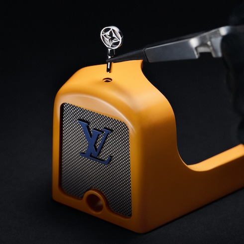 Louis Vuitton Camionnette in 腕錶系列's 腕錶總覽 } collections by Louis Vuitton