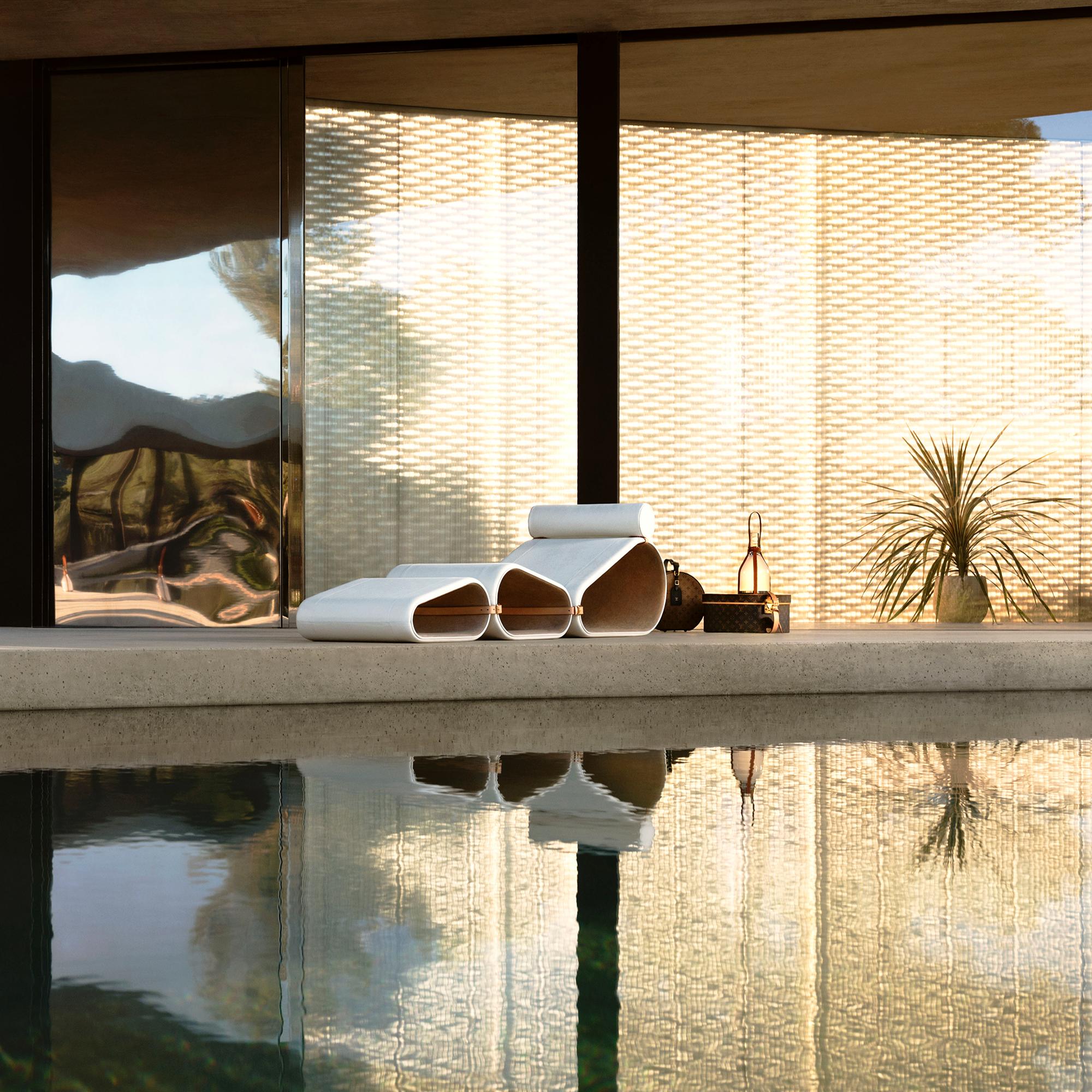 Lounge Chair By Marcel Wanders  in 行李箱、旅行用品及家居精品