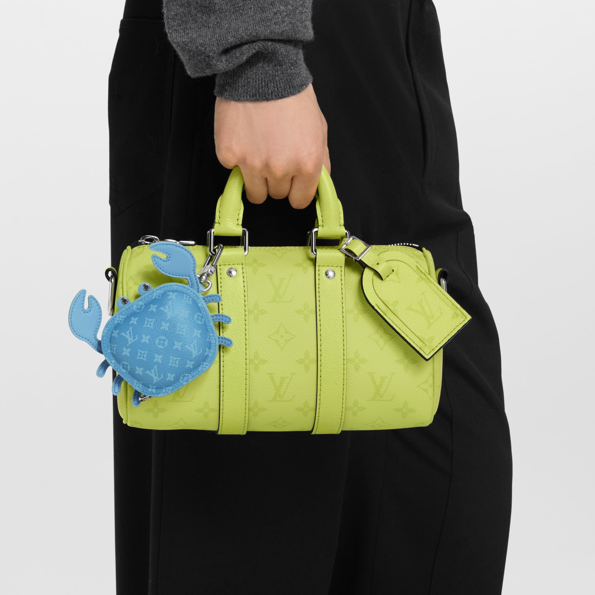 LV Crab 手袋吊飾 . in 男士