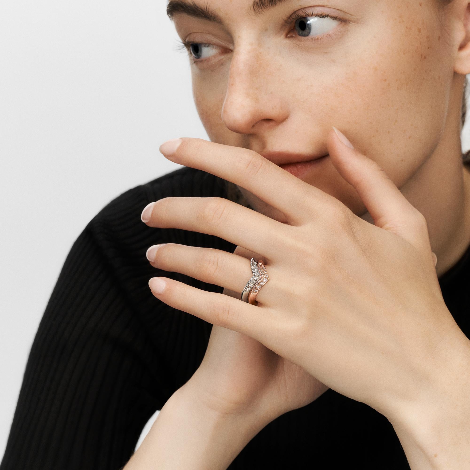 LV Diamonds Pavé V 戒指 - 配玫瑰K金  in 珠寶系列