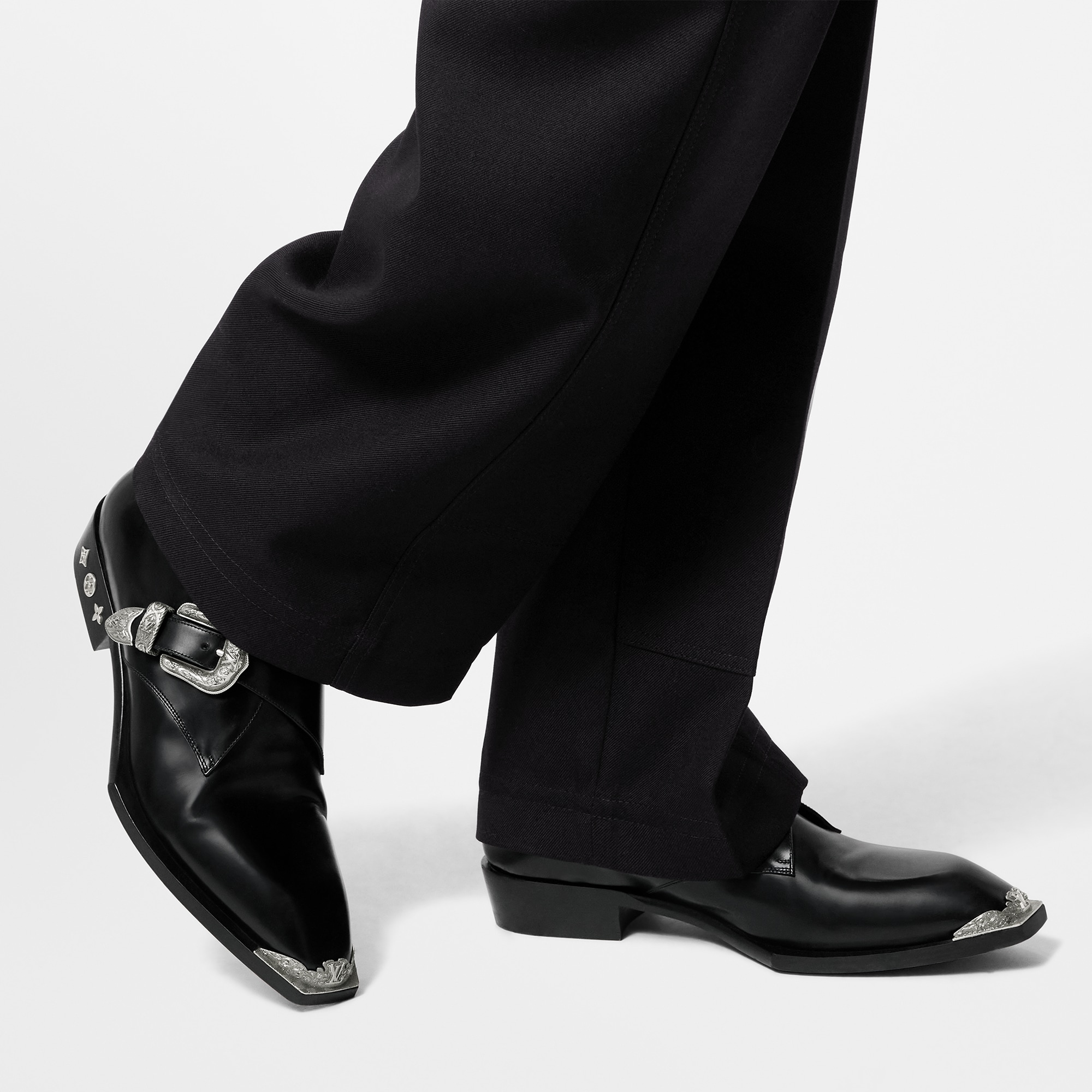 LV Rodeo 搭扣孟克鞋  in 男士