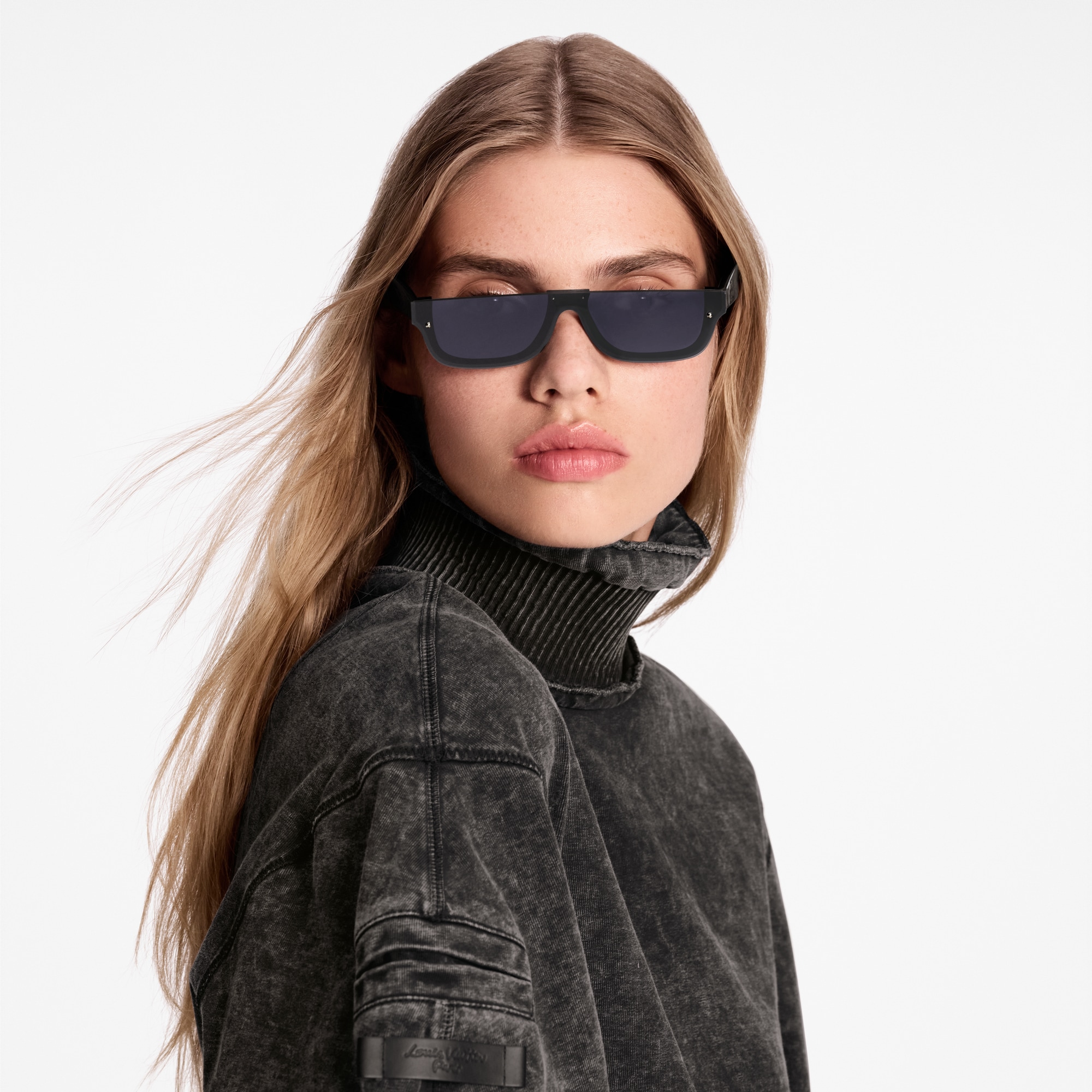 LV Script Rectangle Sunglasses . in Women