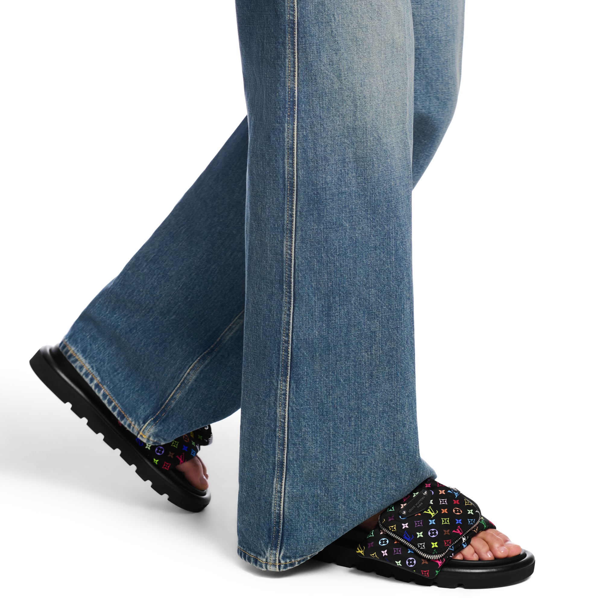 LV x TM Pool Pillow 平底舒適涼鞋  in 女士