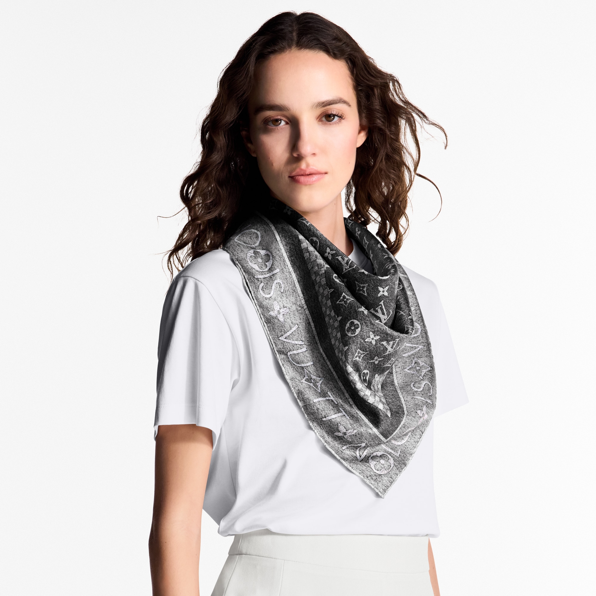 Monogram Infinity Denim 90方巾 . in 女士