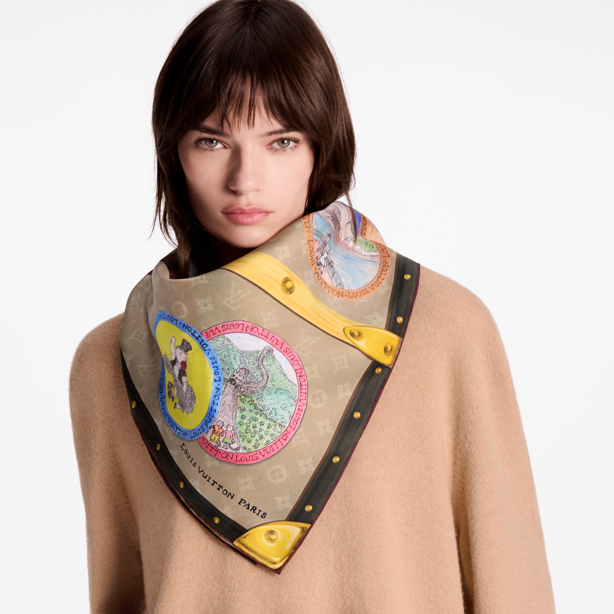 My LV Trunk 90方巾 . in 女士