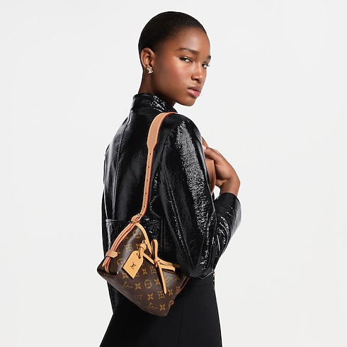 Nano CarryAll Monogram 帆布 in 女士's 錢包及小型皮具 迷你袋款及鏈條包 collections by Louis Vuitton (產品縮放)