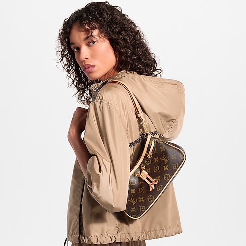 Nano Frivole Monogram 帆布 in 女士's 錢包及小型皮具 迷你袋款及鏈條包 collections by Louis Vuitton (產品縮放)