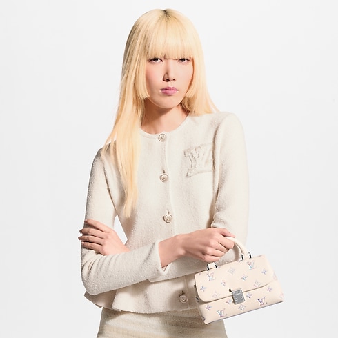 Nano Madeleine Monogram Empreinte 皮革 in 女士's 錢包及小型皮具 迷你袋款及鏈條包 collections by Louis Vuitton (產品縮放)