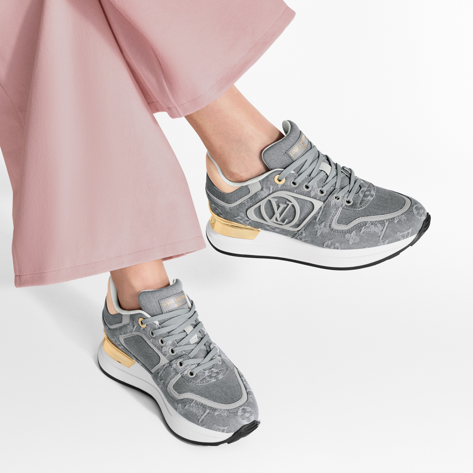 Neo Run Away Sneaker  in Women