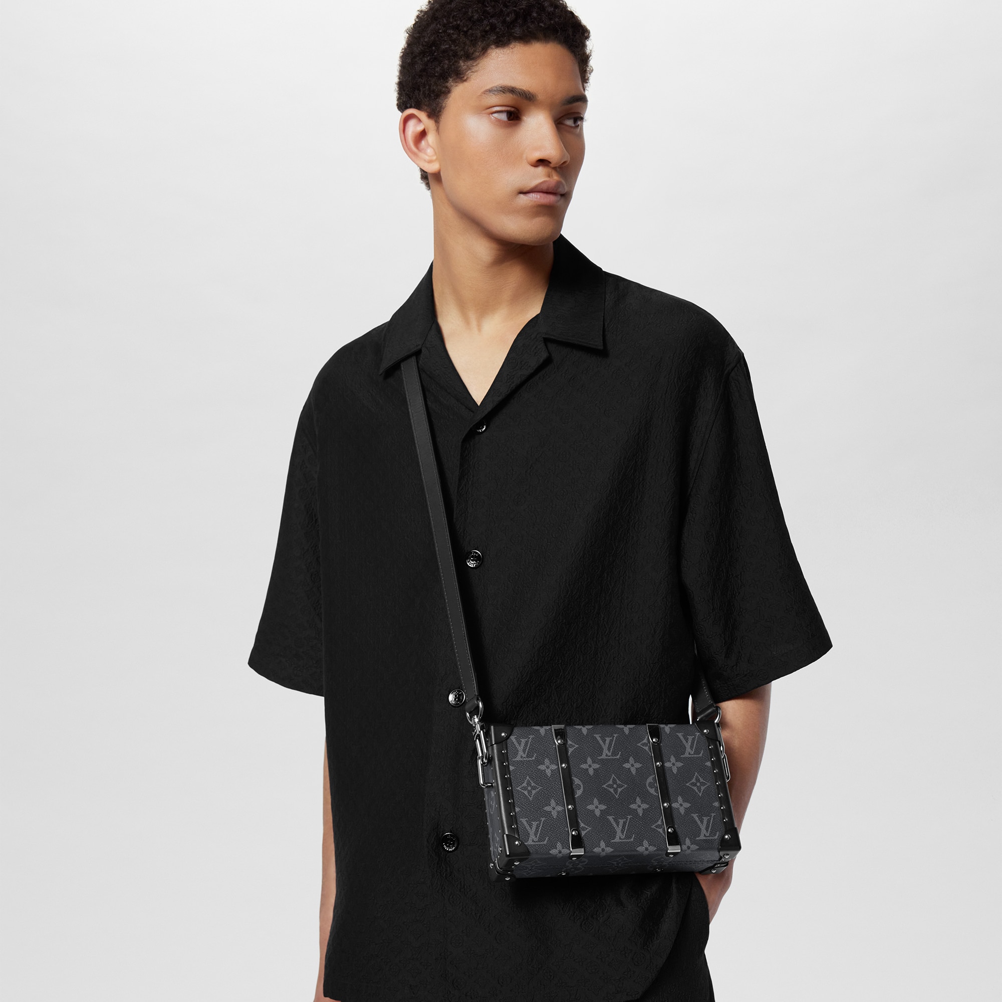 Neo Wallet Trunk Monogram Eclipse 帆布 in 行李箱、旅行用品及家居精品