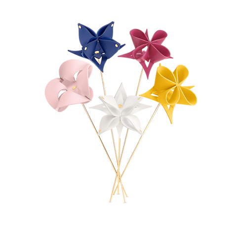 Origami Flowers by Atelier Oï in Trunks, Travel and Home's Home and Art of Dining Decoration collections by Louis Vuitton (Product zoom)