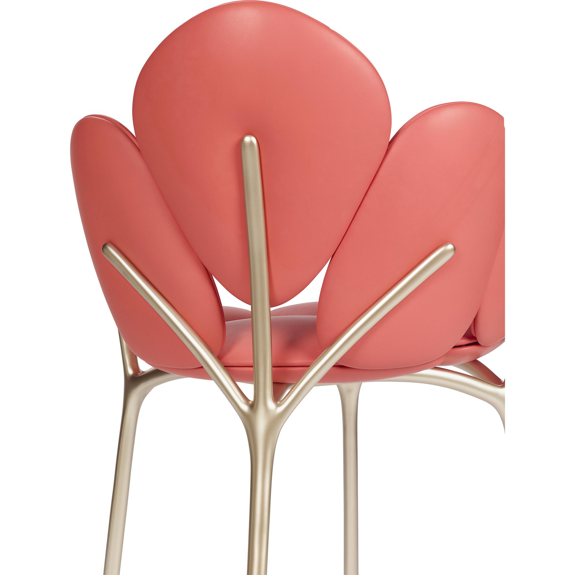 Petal Chair by Marcel Wanders  in 行李箱、旅行用品及家居精品