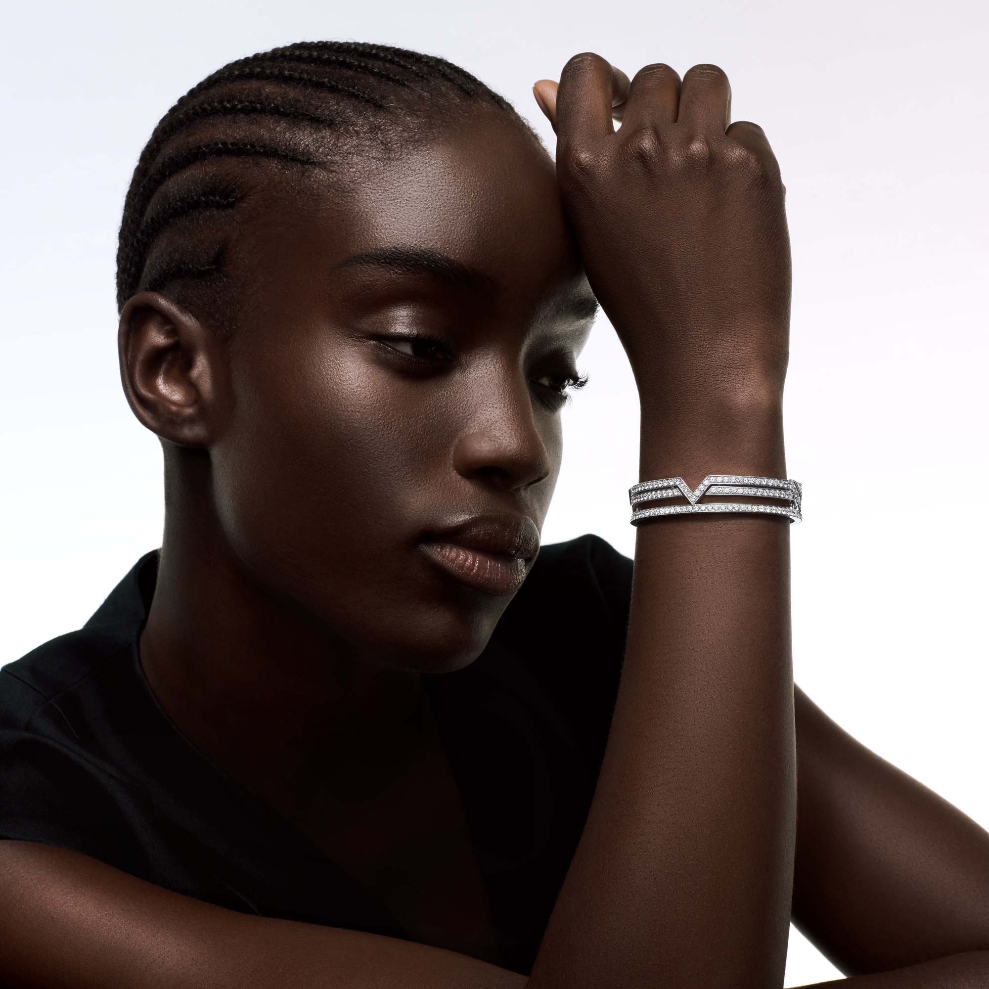 Pure V Bracelet, White Gold and Diamonds  in Les Extraordinaires