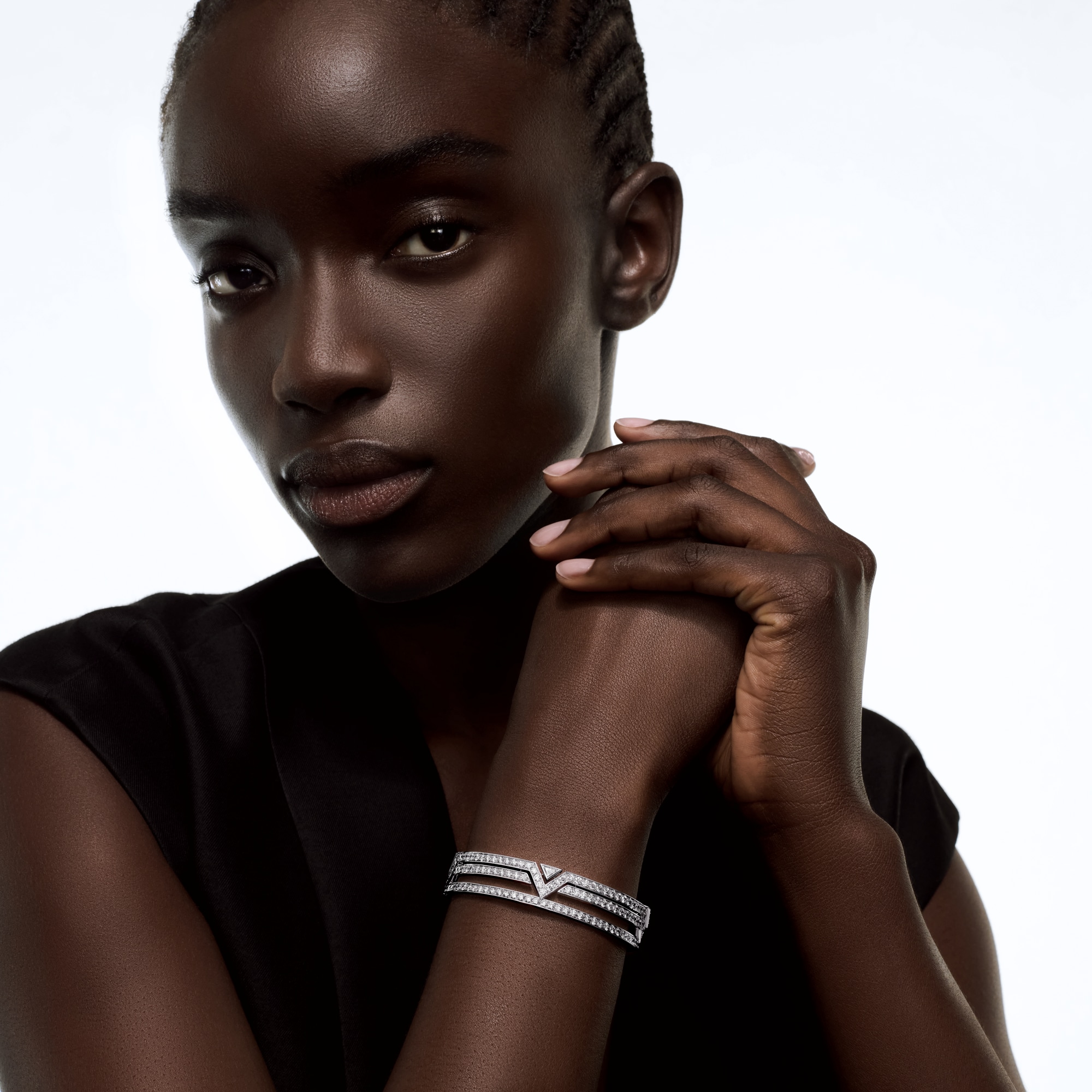 Pure V Bracelet, White Gold and Diamonds  in Les Extraordinaires