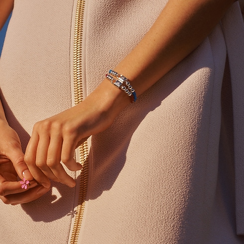 Silver Lockit 銀色珠子及藍色聚酯纖維繩手環 in 珠寶系列's 按類別瀏覽 手鐲 collections by Louis Vuitton (產品縮放)