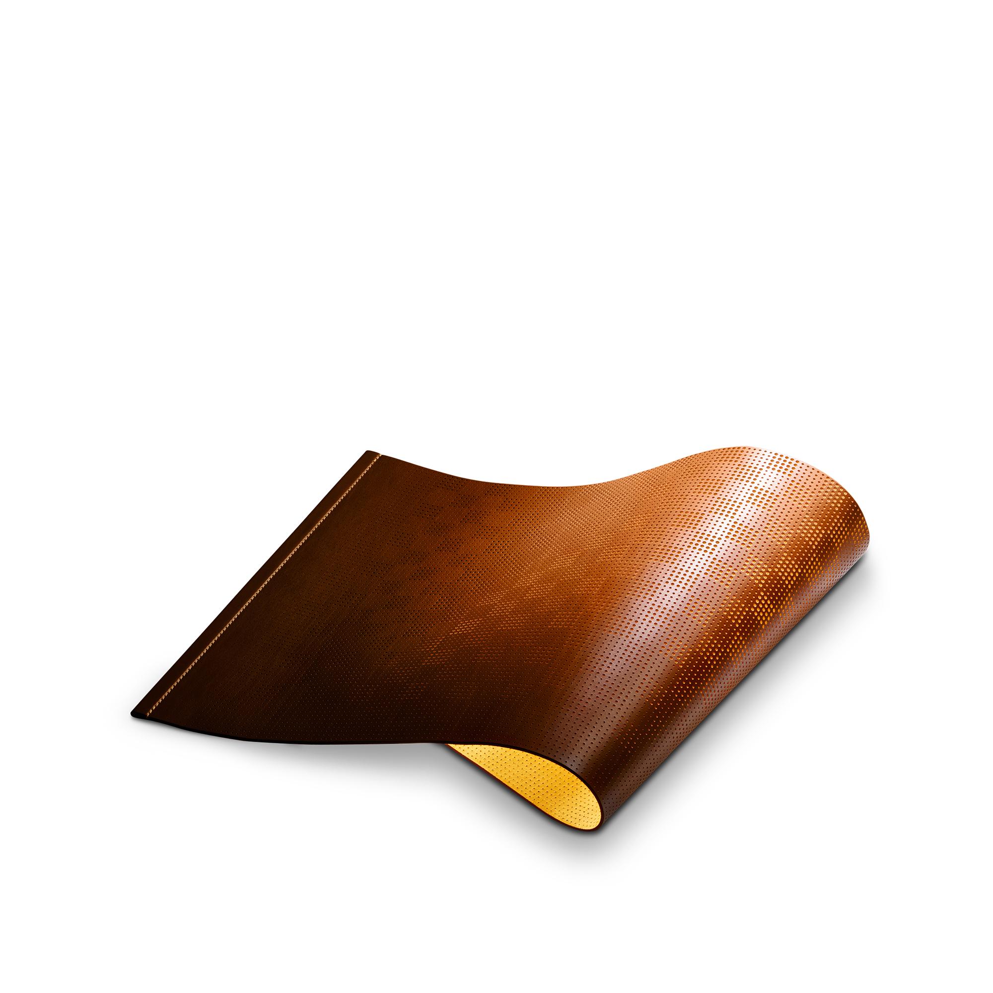 Surface Lamp By Nendo  in 行李箱、旅行用品及家居精品