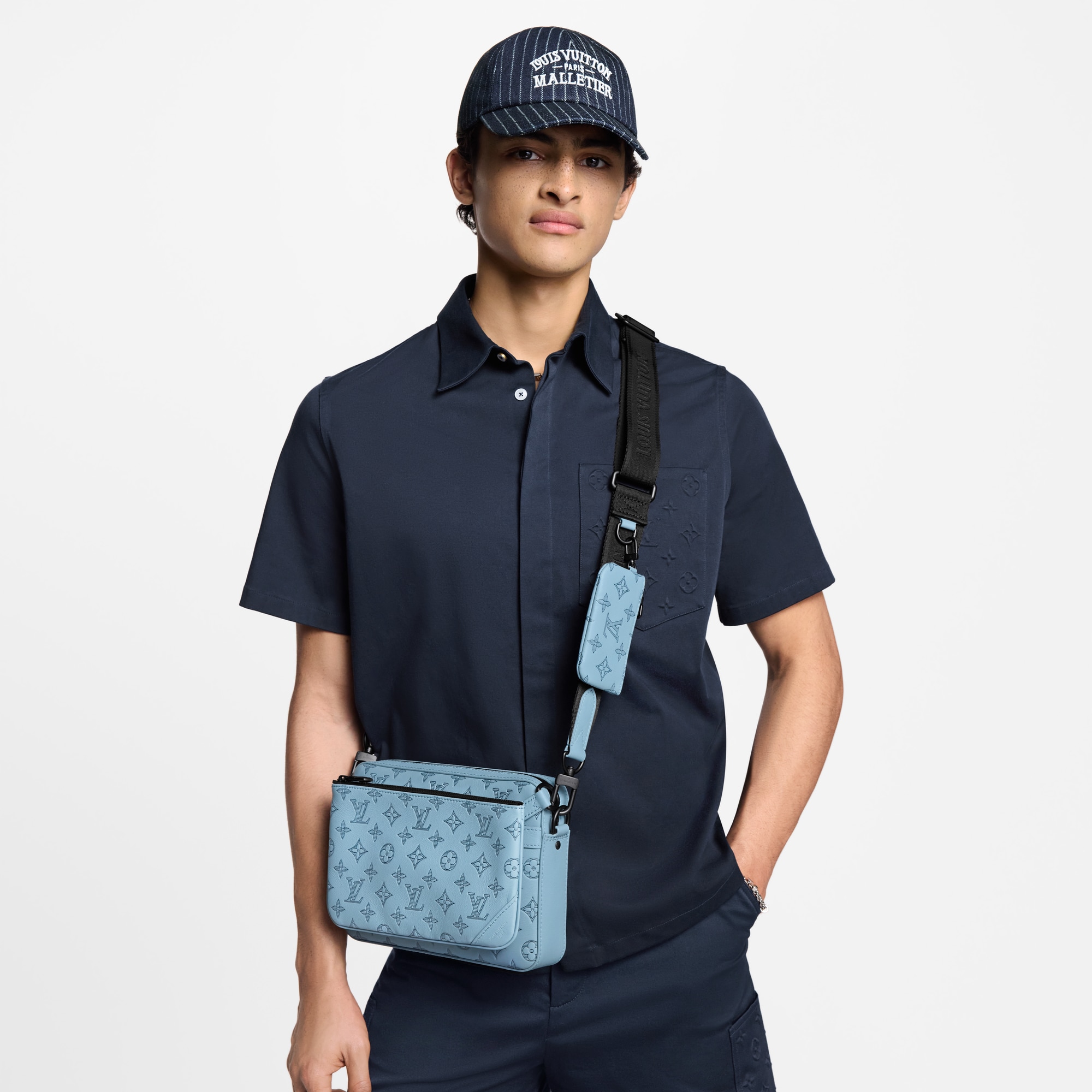 Trio 郵差包 Monogram Shadow 皮革 in 時尚手袋及小型皮具