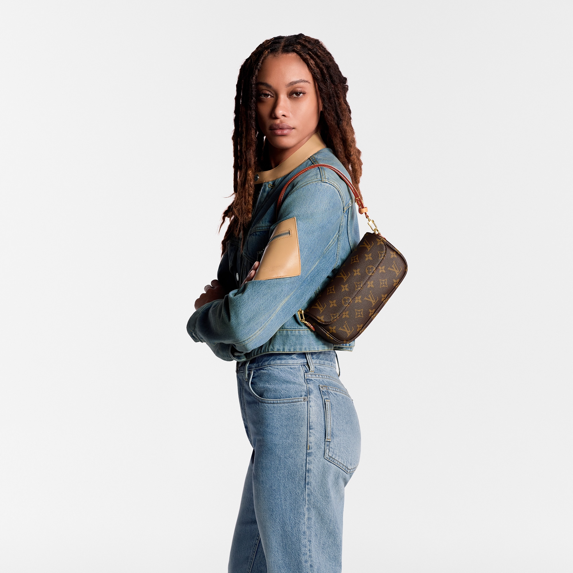 Wallet on Chain Ivy Monogram Canvas in Women