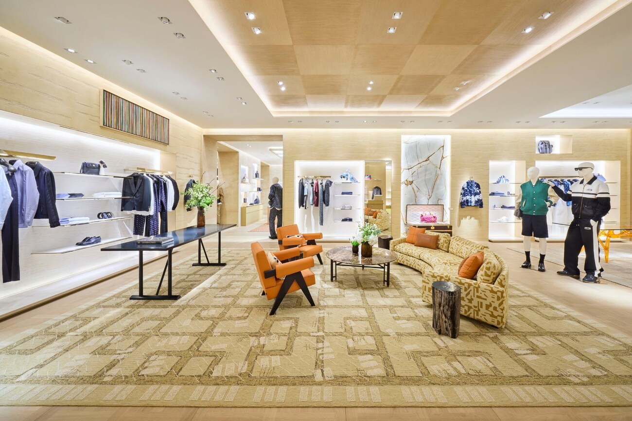 Louis Vuitton Dubai Mall Of The Emirates Store in Dubai, United Arab ...